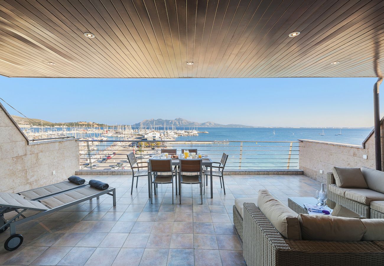 apartment facing the sea in pollensa