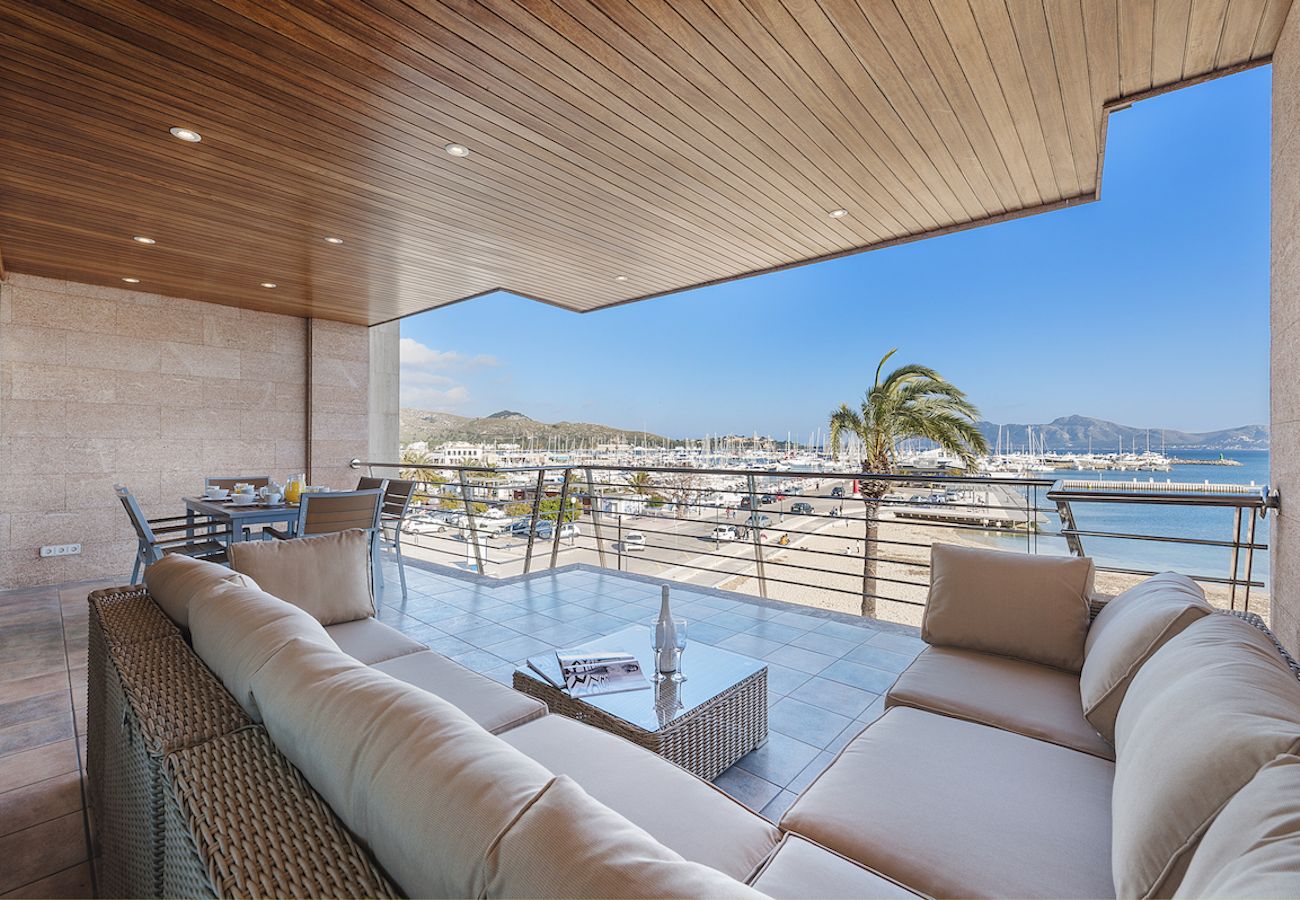 apartment on the beach port of pollensa