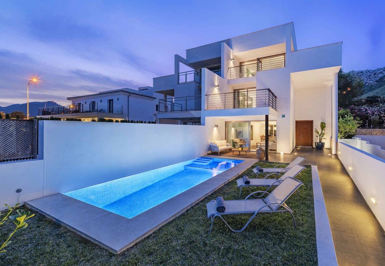 Villa with private salt pool