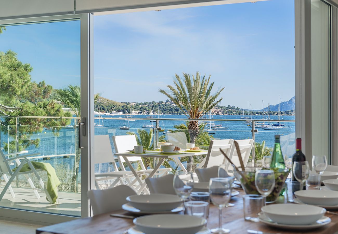 apartment facing the sea in pollensa mallorca