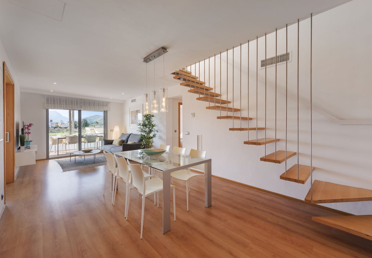 rent penthouse in pollensa with mountain views