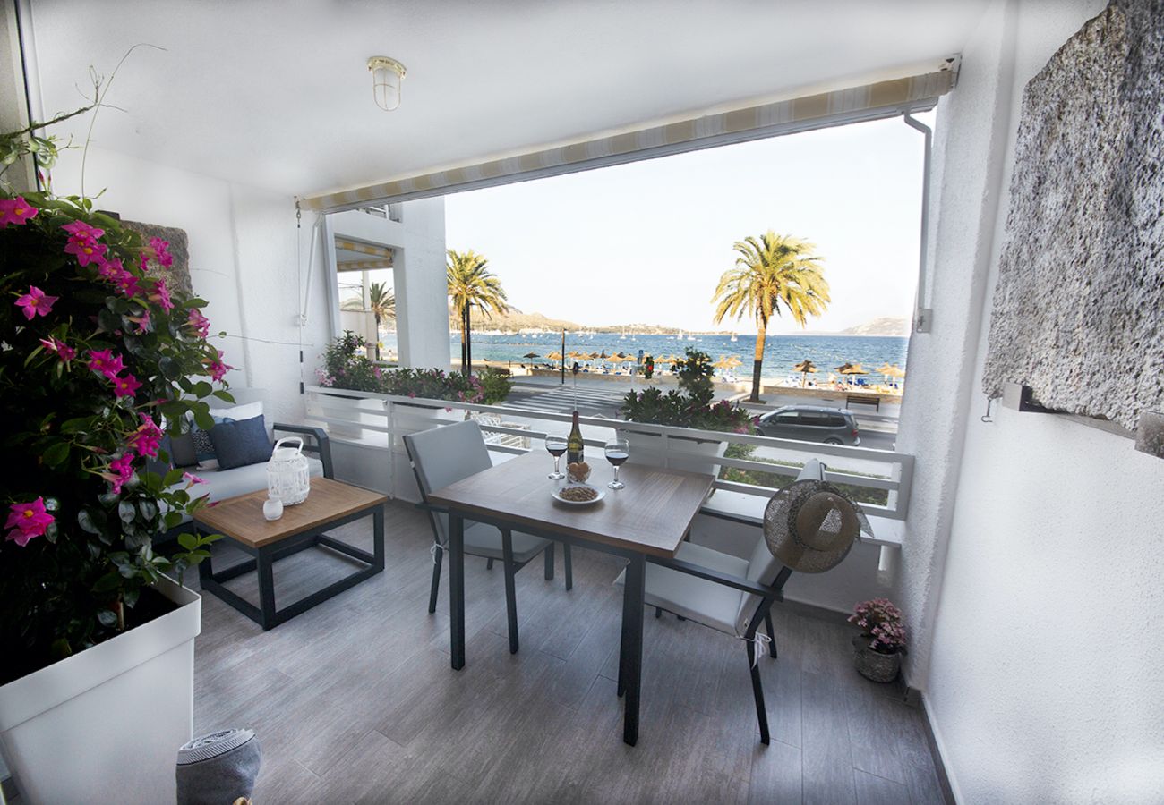 apartment with balcony to the sea pollensa mallorca