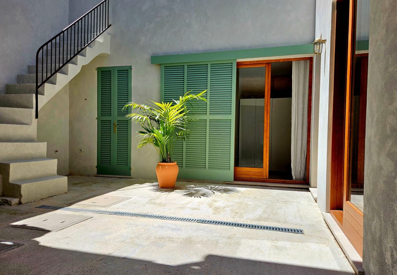 Apartment in Puerto Pollensa - TOWNHOUSE BEACH HOUSE